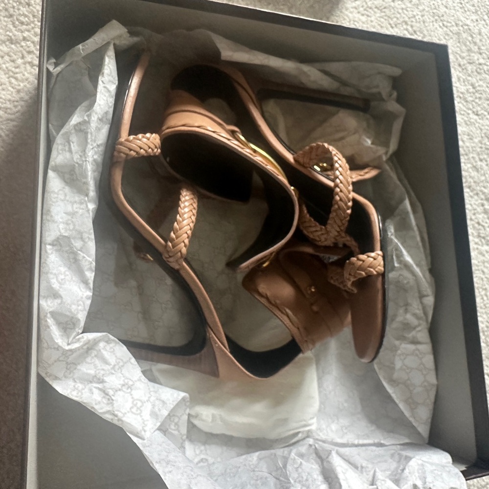 gucci horsebit heels - Picture 3 of 6